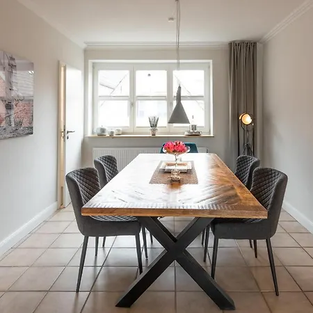 Luette Jung * Хузум