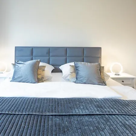 Luette Jung Хузум